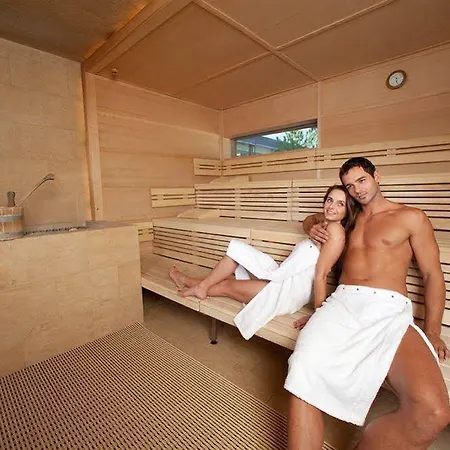 Linsberg Hotel, & Therme - Adults Only 4* 바트에어라흐